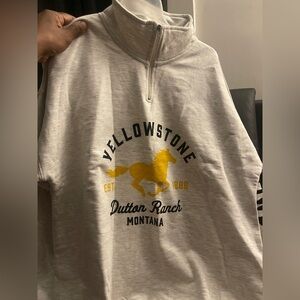 Yellowstone Paramount Quarter Zip Grey Sweatshirt Size Large NWT